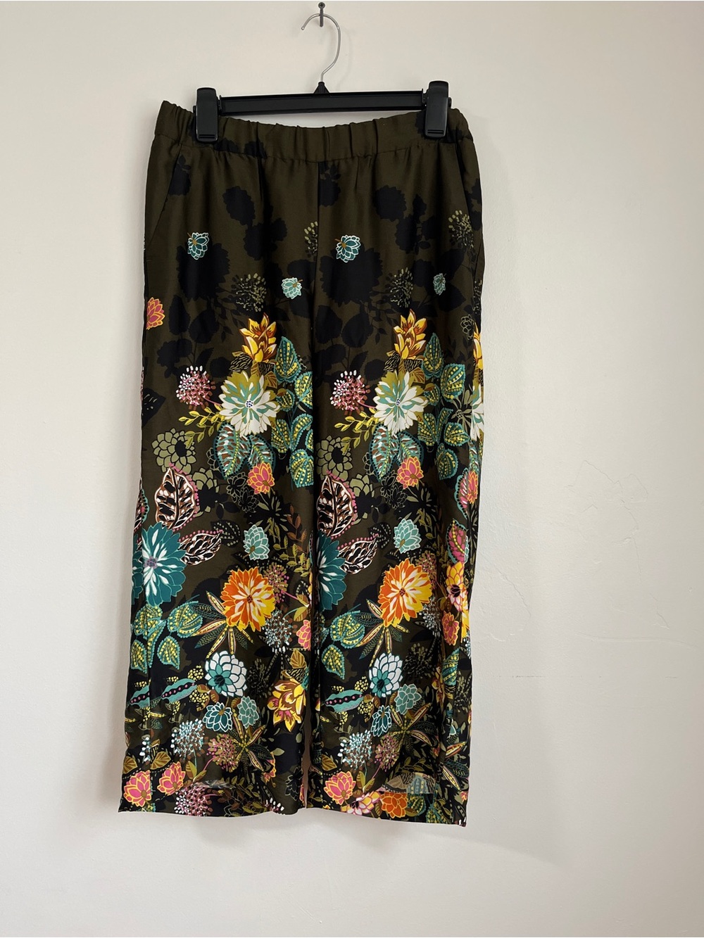 LOFT Petites Olive Crop Wide Leg Pants Floral Print Size SP with Pockets Light